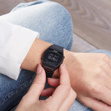 Ρολόι χρονογράφος Casio Vintage B640WB-1BEF με μαύρο ατσάλινο μπρασελέ, μαύρο καντράν σε τετράγωνο σχημα με ψηφιακή ένδειξη και στεγανότητα 5ATM-50Μ.