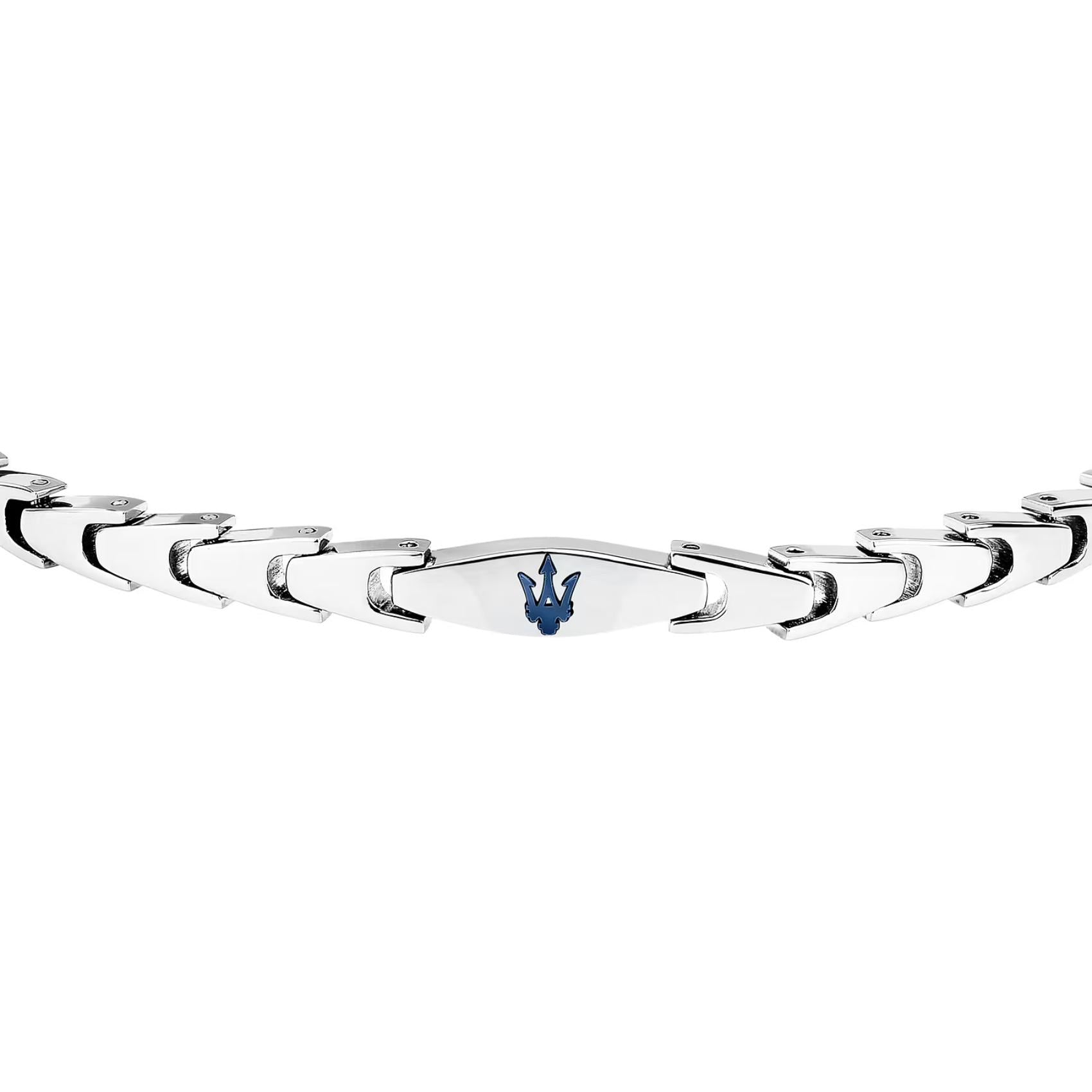 Ανδρικό βραχιόλι Maserati JM225AVD85 από ανοξείδωτο ατσάλι, με ασημί μπρασελέ και μπλε τρίαινα, κοντινή λήψη.