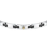 Ανδρικό βραχιόλι Maserati JM424ATZ49 από ανοξείδωτο ατσάλι και κεραμικό, με ασημί-μαύρο χρώμα και χρυσή τρίαινα-κοντινή λήψη.