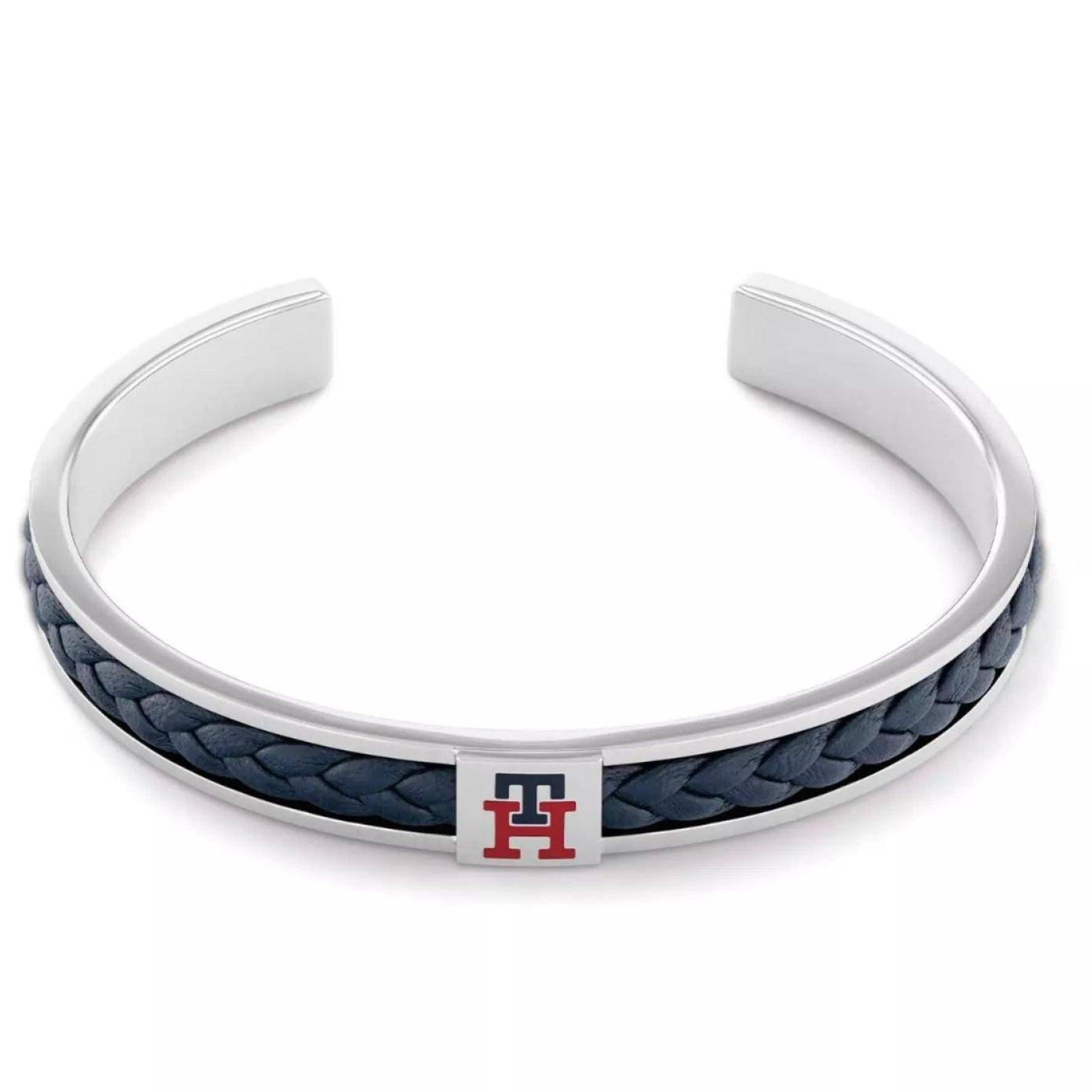 Ανδρικό βραχιόλι χειροπέδα Tommy Hilfiger από ατσάλι σε ασημένιο χρώμα με μπλέ σκούρο δέρμα.