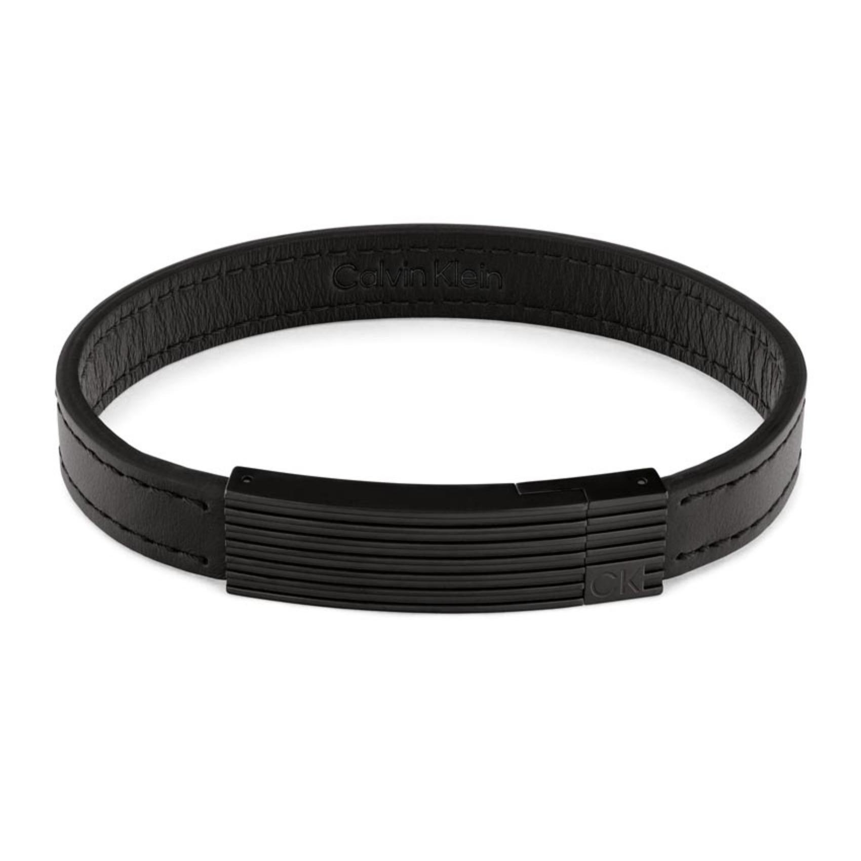 Ανδρικό βραχιόλι Calvin Klein 35000270 από μαύρο δέρμα με μαύρη αγκράφα.