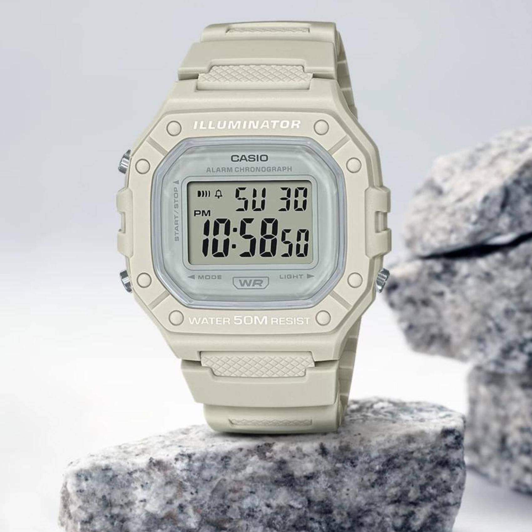 Ρολόι χρονογράφος Casio Illuminator W-218HC-8AVEF με λευκό καουτσούκ λουράκι, λευκό καντράν σε τετράγωνο σχημα με ψηφιακή ένδειξη και στεγανότητα 5ATM-50Μ.