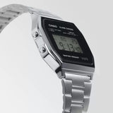 Ρολόι Casio Vintage Iconic A-158WEA-1EF με ασημί μπρασελέ και ψηφιακή ένδειξη.