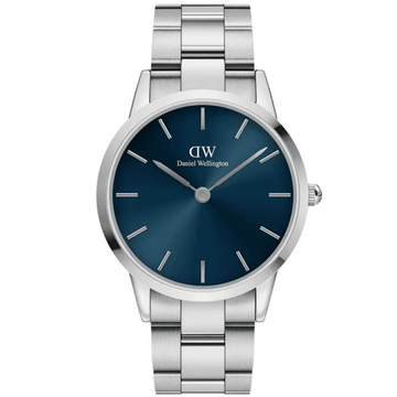 Ρολόι Daniel Wellington Iconic Link Link Arctic DW00100448 με ασημί ατσάλινο μπρασελέ, μπλε καντραν, μηχανισμό μπαταρίας και στρογγυλό στεφάνι διαμέτρου 40mm αδιάβροχο στις 3ΑΤΜ-30Μ.