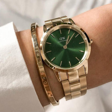 Ρολόι Daniel Wellington Iconic Link Emerald DW00100420 με ροζ χρυσό μπρασελέ, πράσινο καντραν, μηχανισμό μπαταρίας και στρογγυλό στεφάνι διαμέτρου 32mm αδιάβροχο στις 3ΑΤΜ-30Μ.