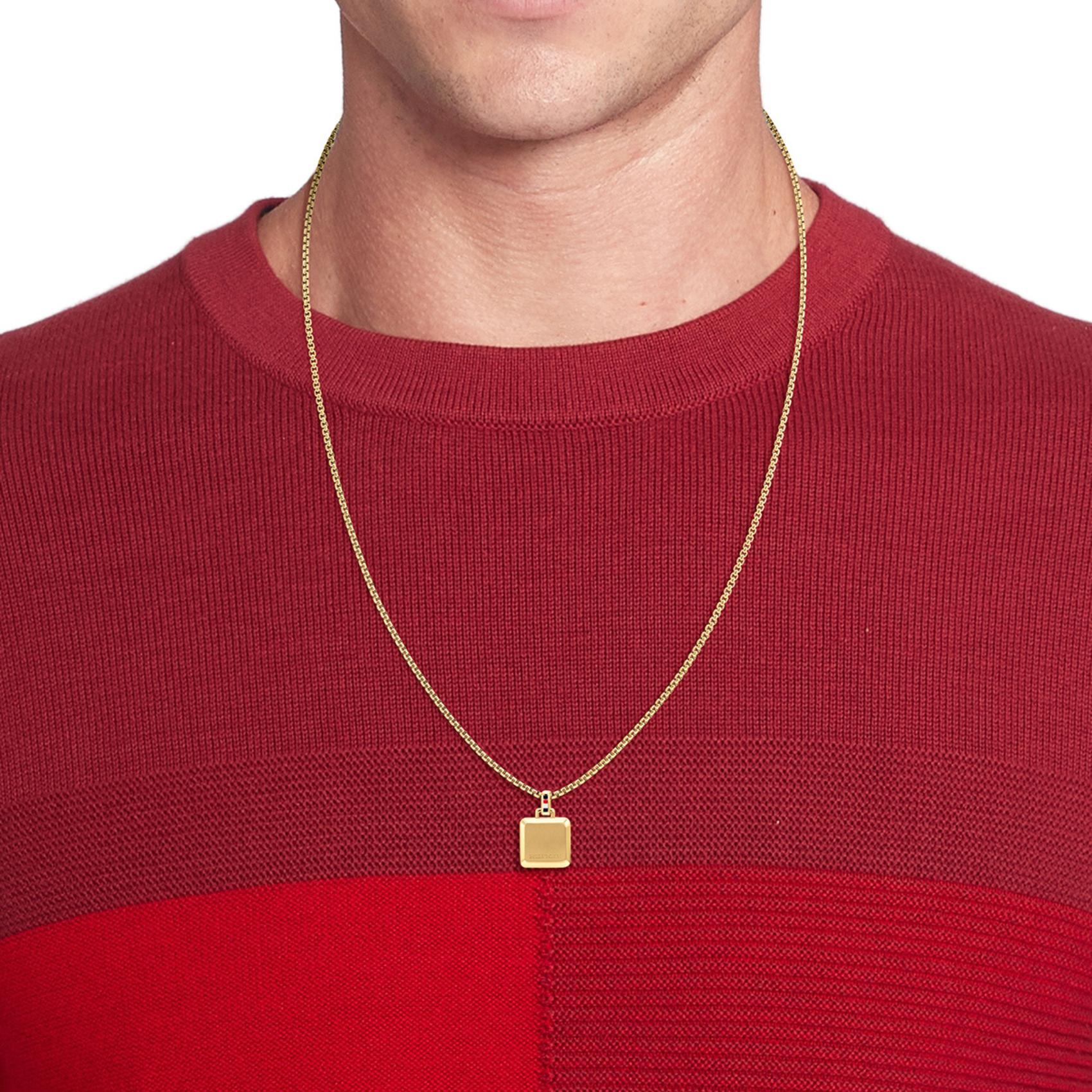 Ανδρικό κολιέ Tommy Hilfiger 2790544 από επιχρυσωμένο ατσάλι σε χρυσό χρώμα με τετράγωνο κρεμαστό στοιχείο.
