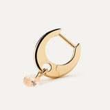 Σκουλαρίκια κρίκοι PDPAOLA AR01-B93-U Peach Lily Hoops σε χρυσό χρώμα με ροζ κρεμαστό ζιργκόν.