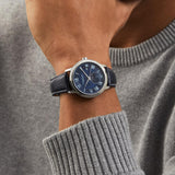 Raymond Weil Maestro Moon Phase 2329-STC-00509 με φάση σελήνης μπλε δερμάτινο λουράκι και μπλε καντράν διαμέτρου 40mm.