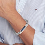 Ανδρικό βραχιόλι ατσάλινο Tommy Hilfiger 2790538 σε ασημί χρώμα και ασημί αγκράφα και μπλε πέτρα με μήκος 19cm.