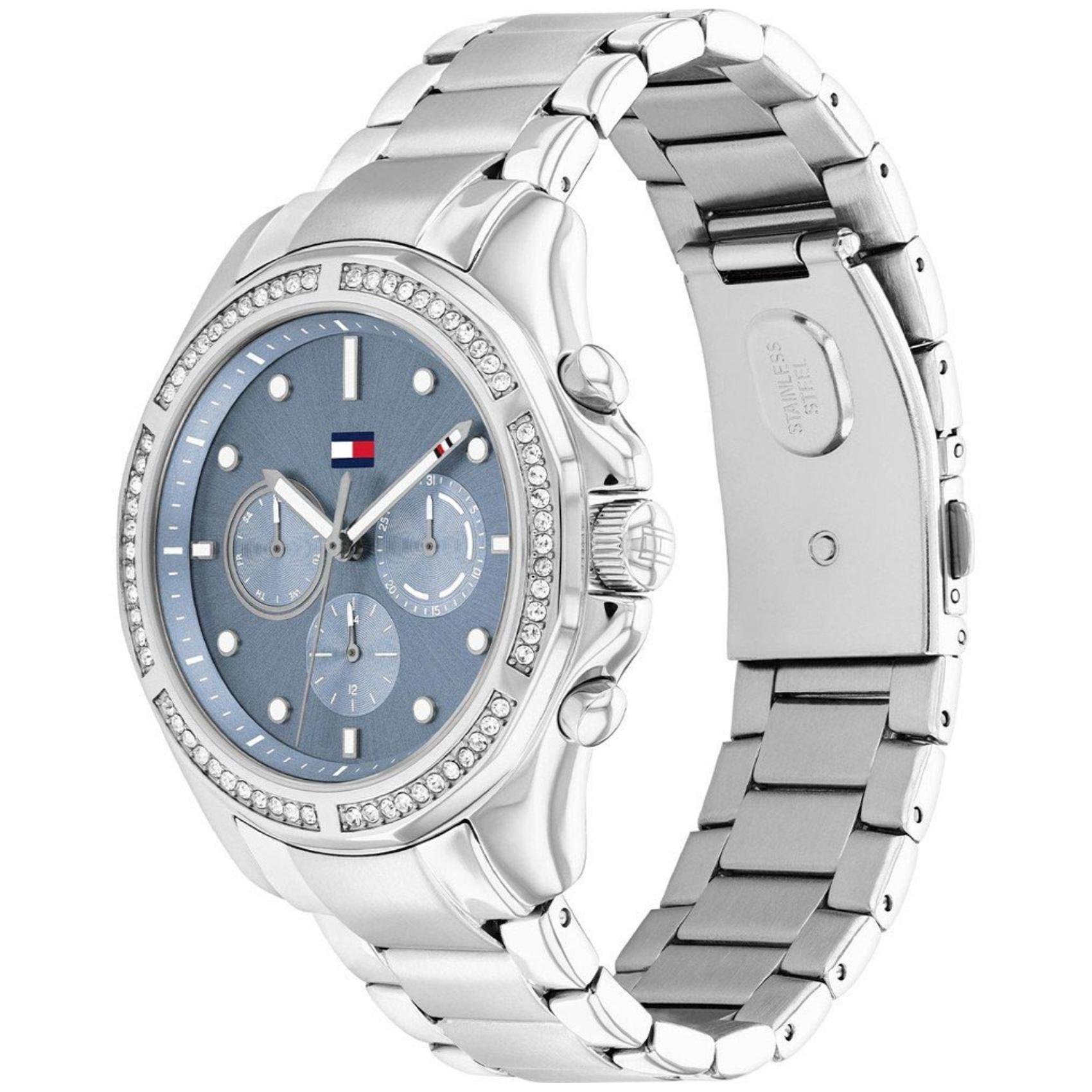 Ρολόι Tommy Hilfiger Brooklyn 1782569, με ασημί μπρασελέ, μπλε καντράν διαμέτρου 40mm με ένδειξη ημερομηνίας και ημέρας.