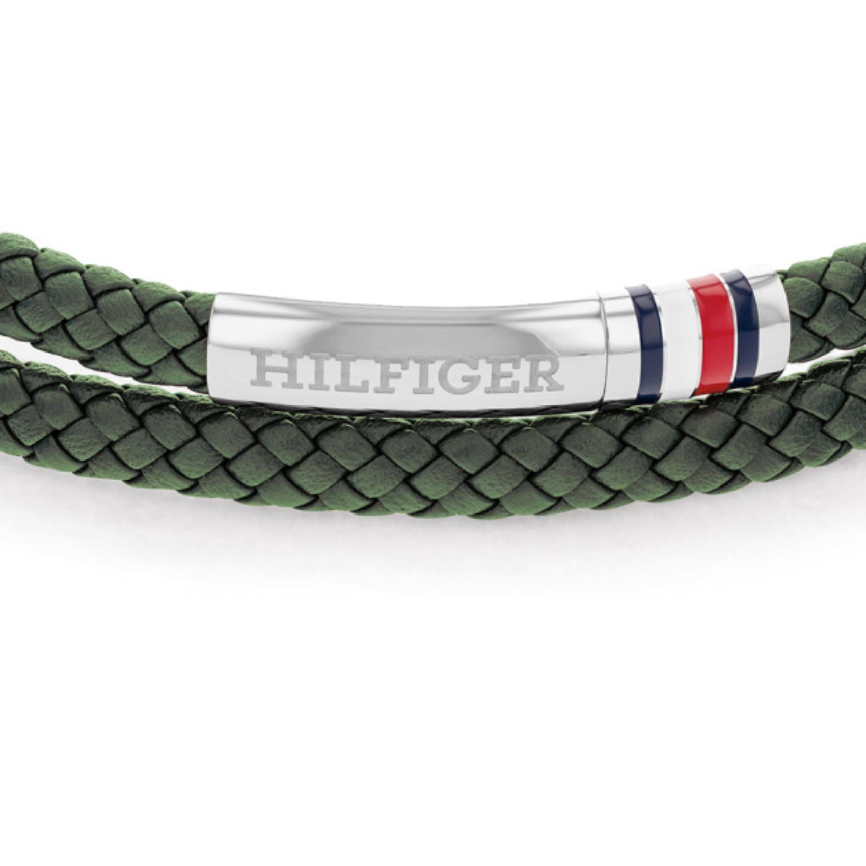 Διπλό βραχιόλι Tommy Hilfiger 2790550 δερμάτινο σε πράσινο- χακί χρώμα και μαγνητικό κούμπωμα από ανοξείδωτο ατσάλι σε ασημί χρώμα.