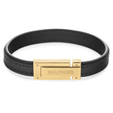 Δερμάτινο βραχιόλι Tommy Hilfiger 2790561 σε μαύρο χρώμα που δένει με κούμπωμα από επιχρυσωμένο ατσάλι σε χρυσό χρώμα.