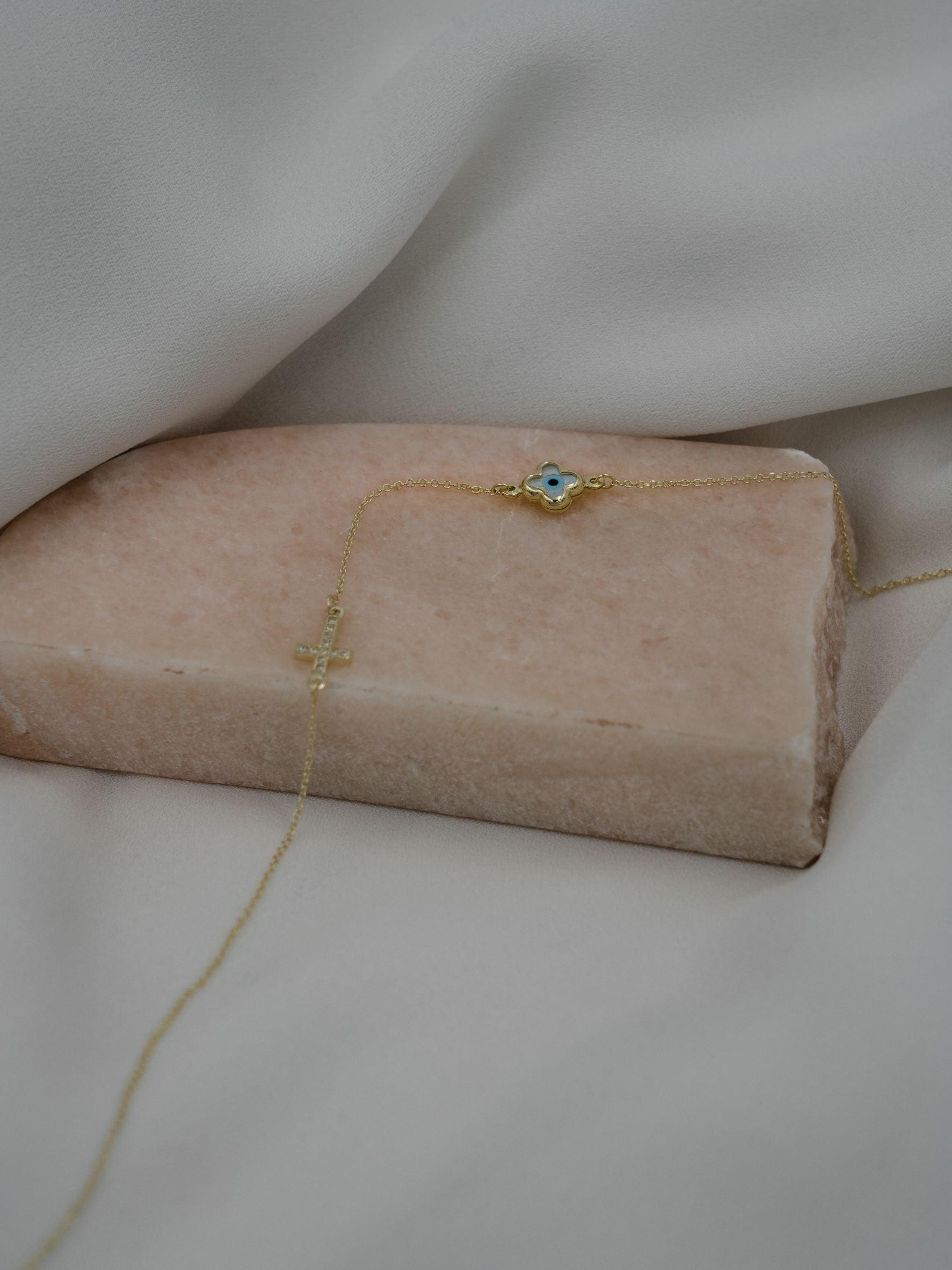 Χρυσό κολιέ Κ9 με ματάκι φίλντισι και σταυρό