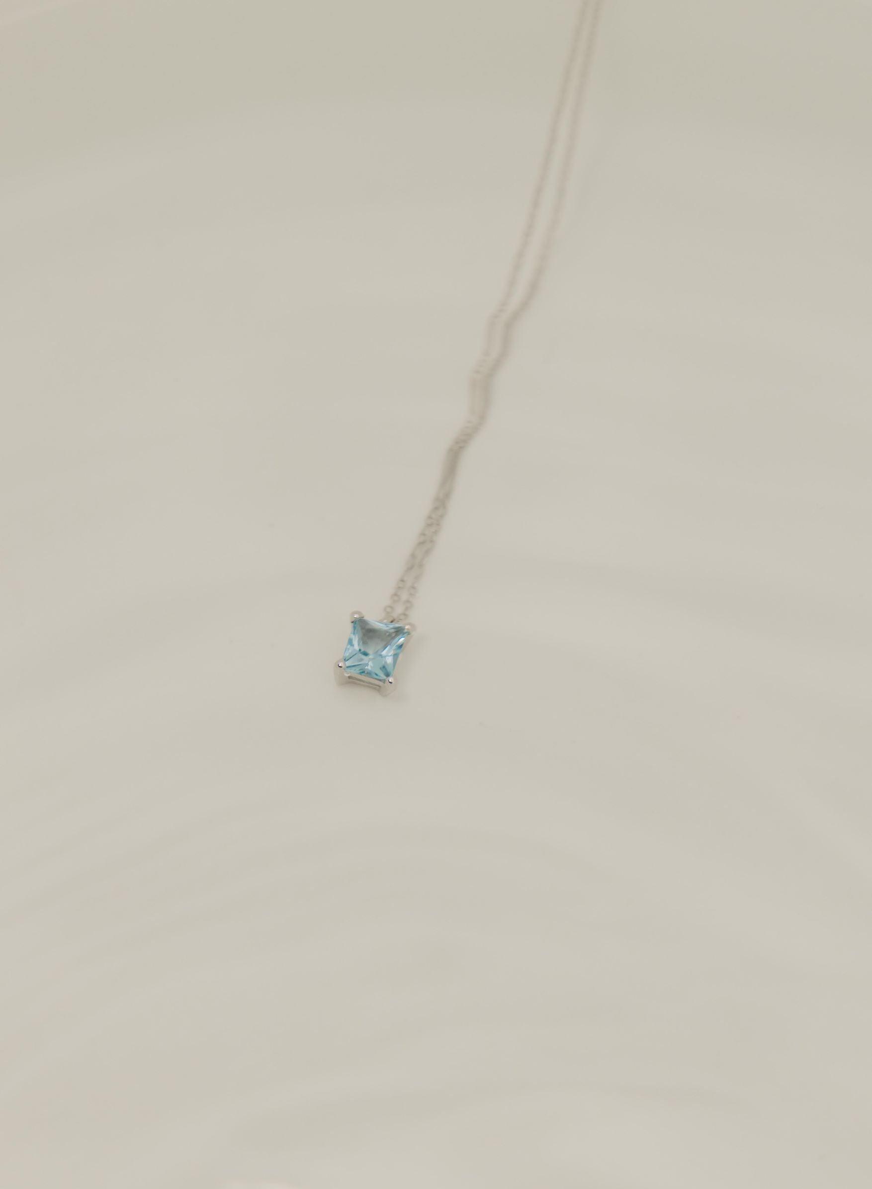 Λευκόχρυσο κολιέ Κ14 με Τετράγωνο Γαλάζιο Ζιργκόν