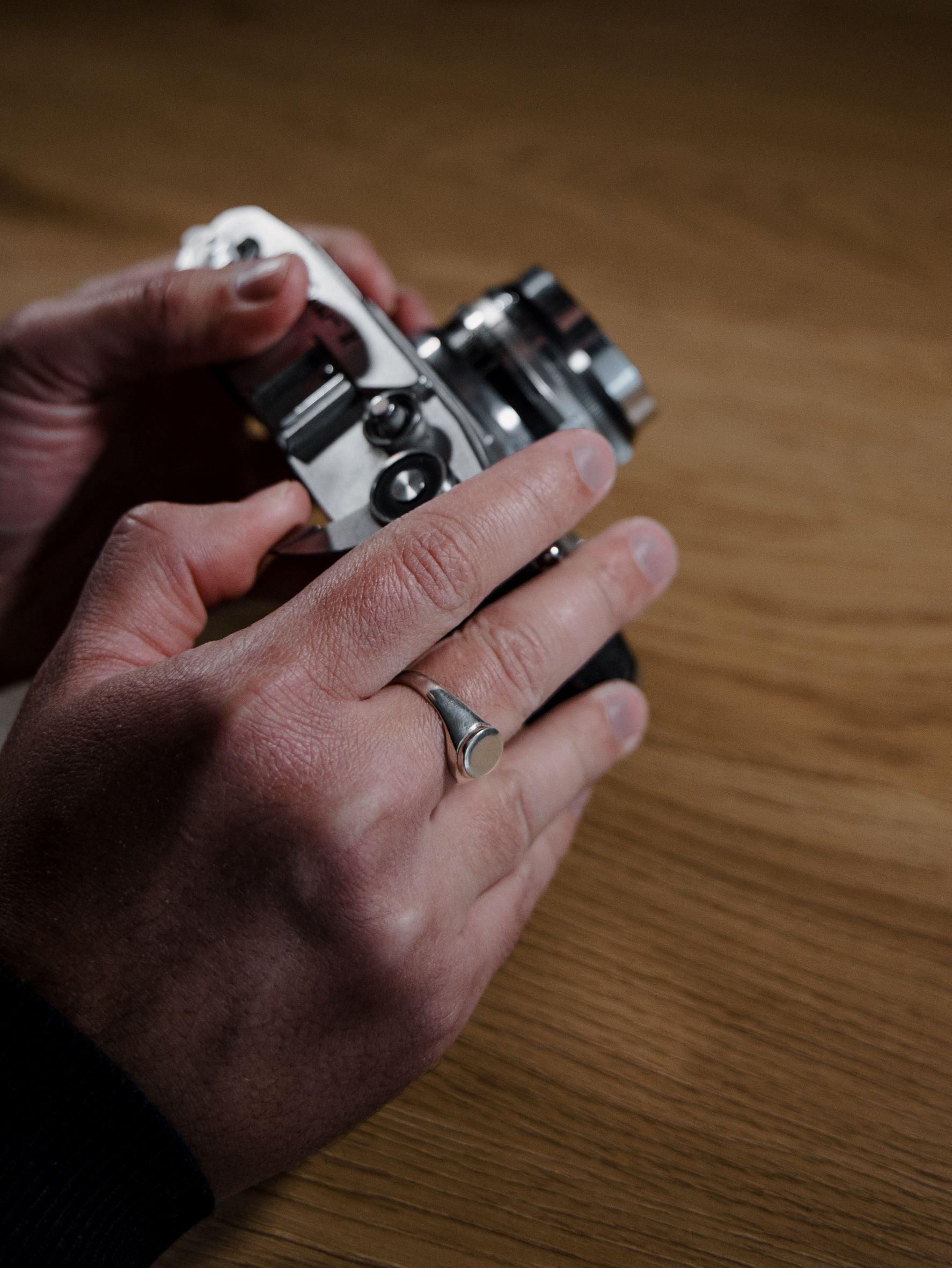 Ασημένιο Δαχτυλίδι 925 Στρογγυλό επιπλατινωμένο RG1901.087