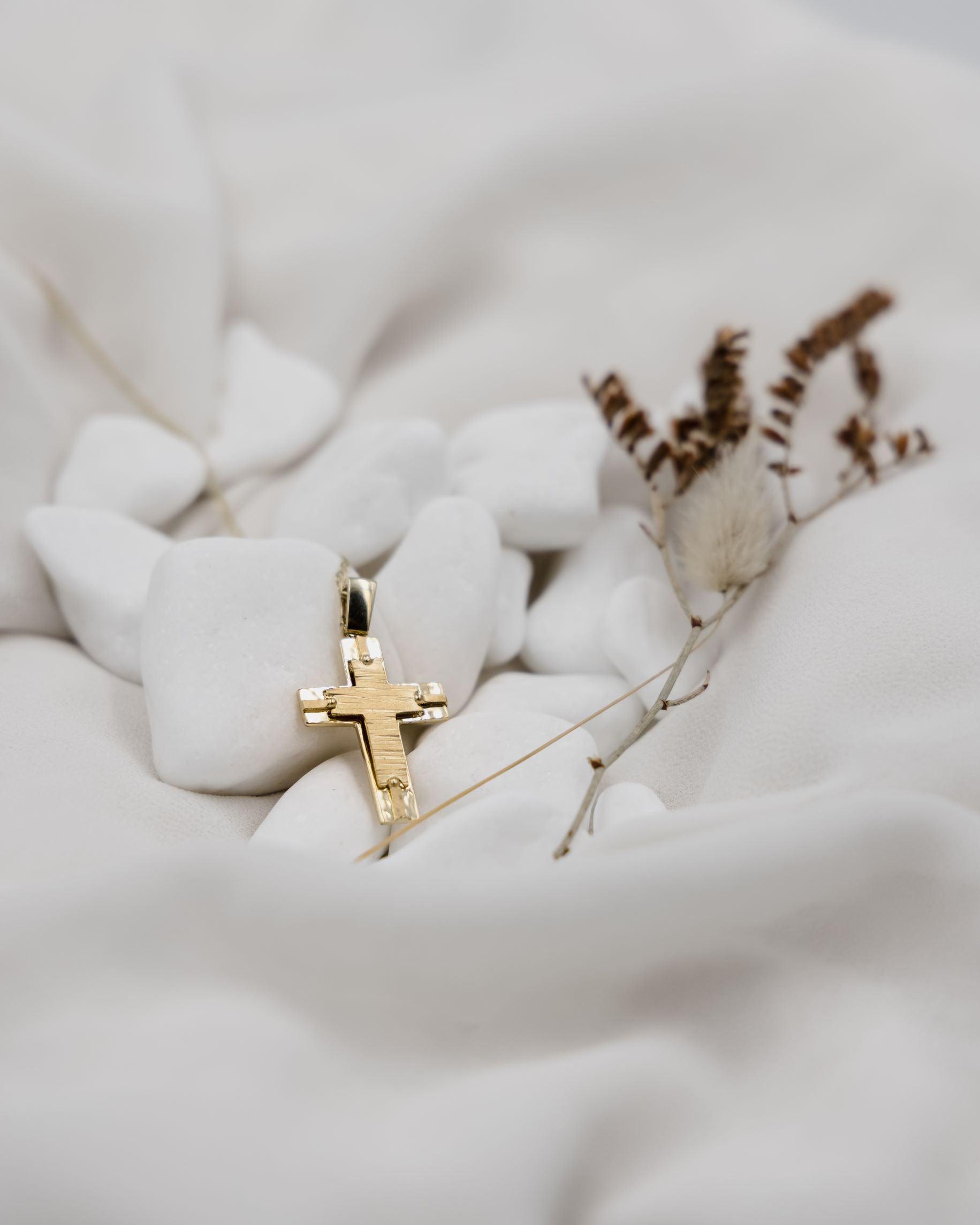 Χρυσός σταυρός διπλής όψεως Κ14 για άντρα με τον Εσταυρωμένο