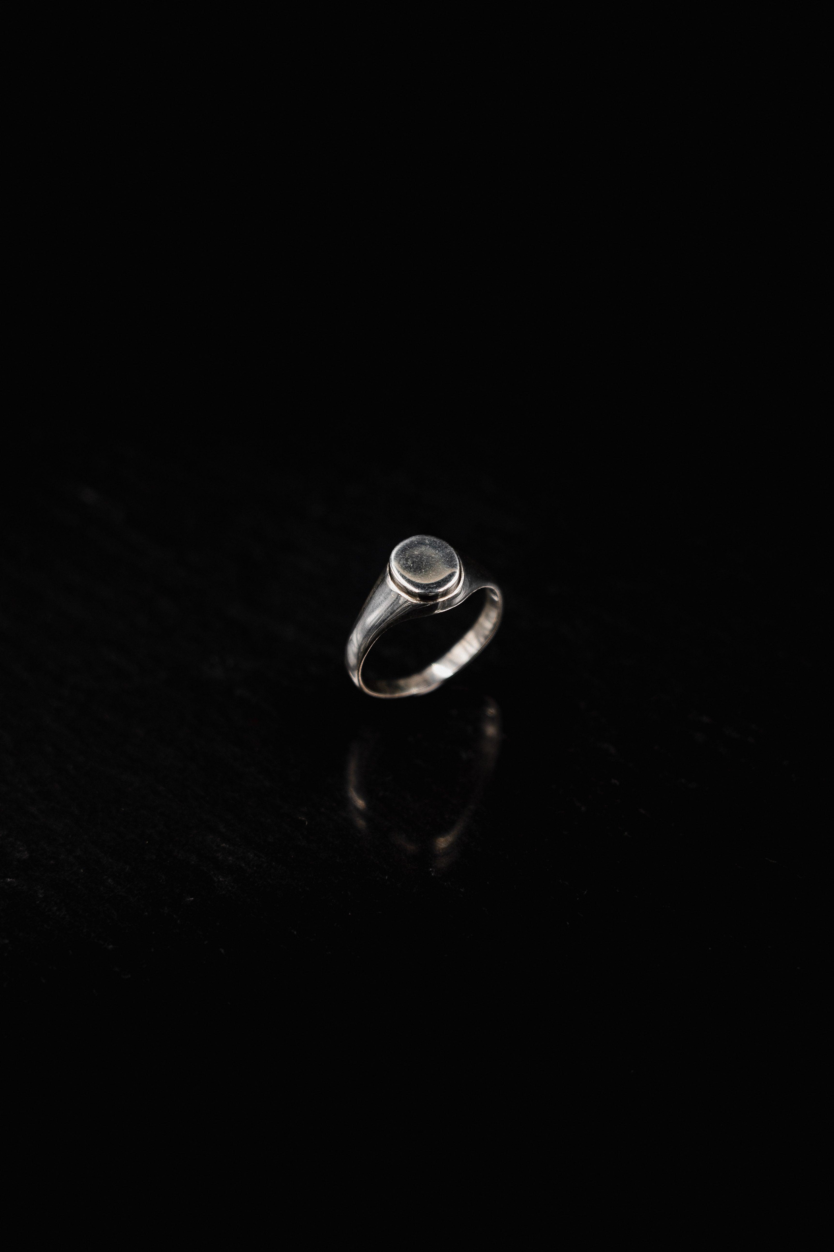 Ασημένιο Δαχτυλίδι 925 Στρογγυλό επιπλατινωμένο για χάραγμα.