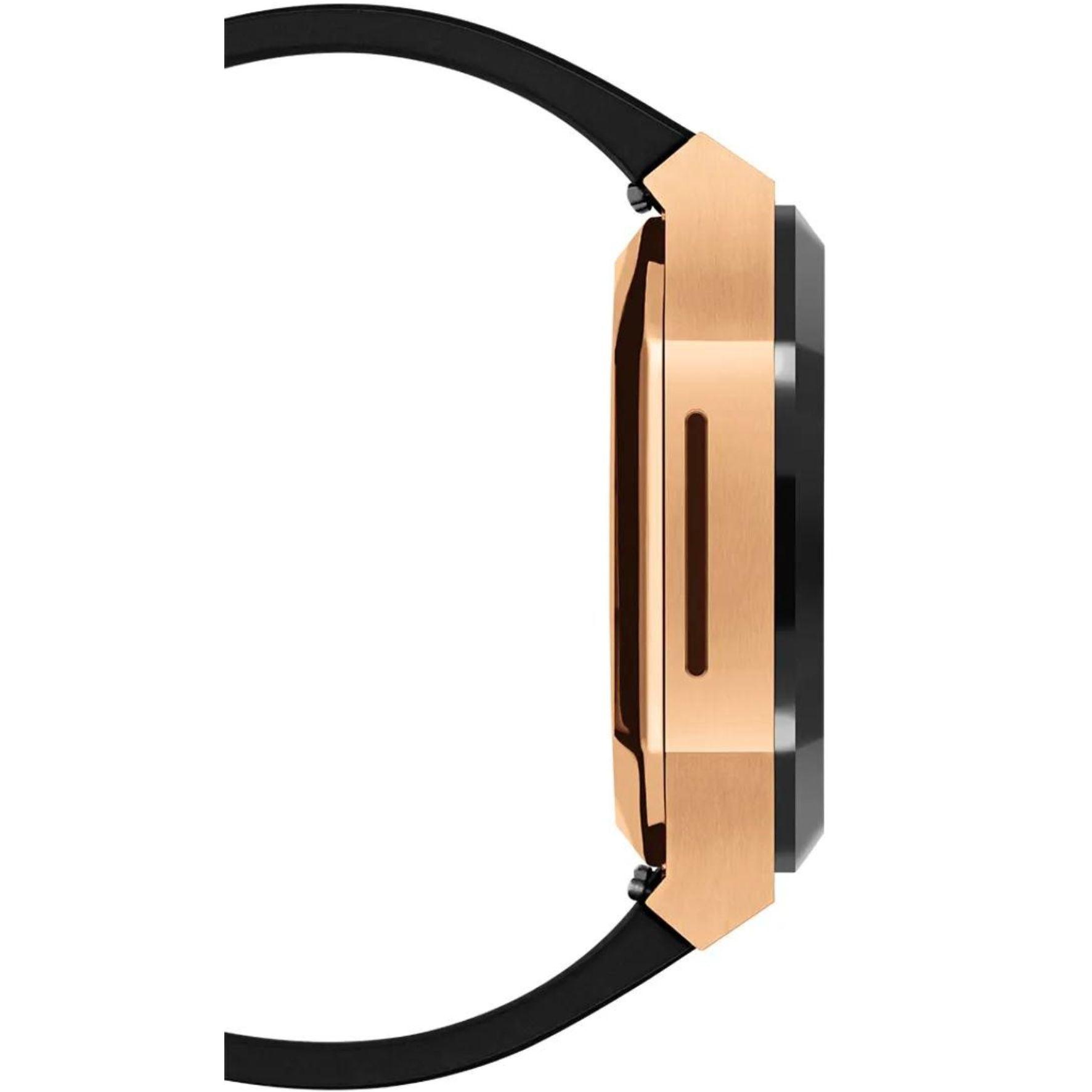Θήκη smartwatch daniel wellington dw01200002 συμβατή με Apple Watch Series 6, 5, 4 και Apple Watch SE σε ροζ χρυσό χρώμα με μαύρο καουτσούκ λουράκι και τετράγωνο σχήμα.