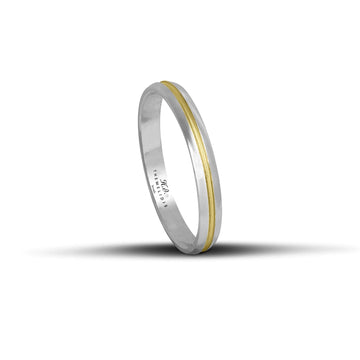 Δίχρωμες βέρες γάμου 3mm από λευκόχρυσο και χρυσό, λουστρέ φινίρισμα με ματ χρυσή λωρίδα στο κέντρο, χειροποίητης κατασκευής με ανατομικό σχεδιασμό.