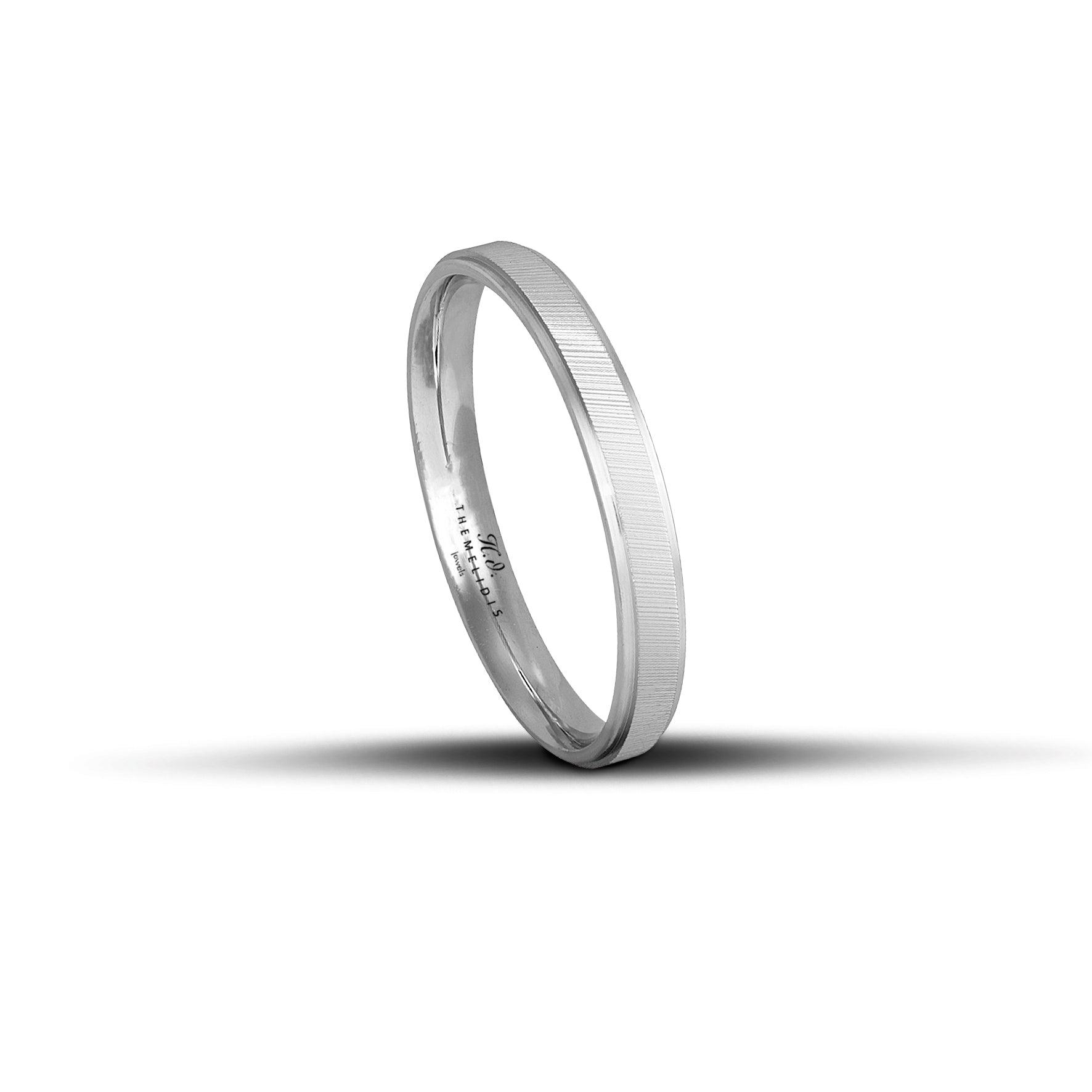 Λευκόχρυσες βέρες γάμου 3mm με λουστρέ φινίρισμα και σαγρέ λωρίδα στο κέντρο, χειροποίητης κατασκευής με ανατομικό σχεδιασμό.