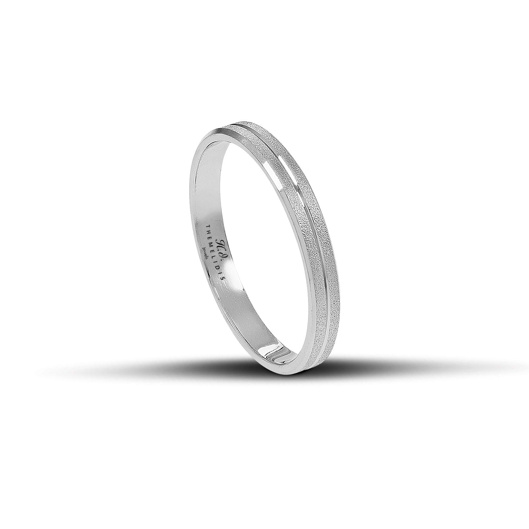 Λευκόχρυσες βέρες γάμου 3 mm, ματ με λεπτή λουστρέ γραμμή στο κέντρο, κομψές και χειροποίητες, διαθέσιμες σε 9, 14, 18 ή 22 καράτια.