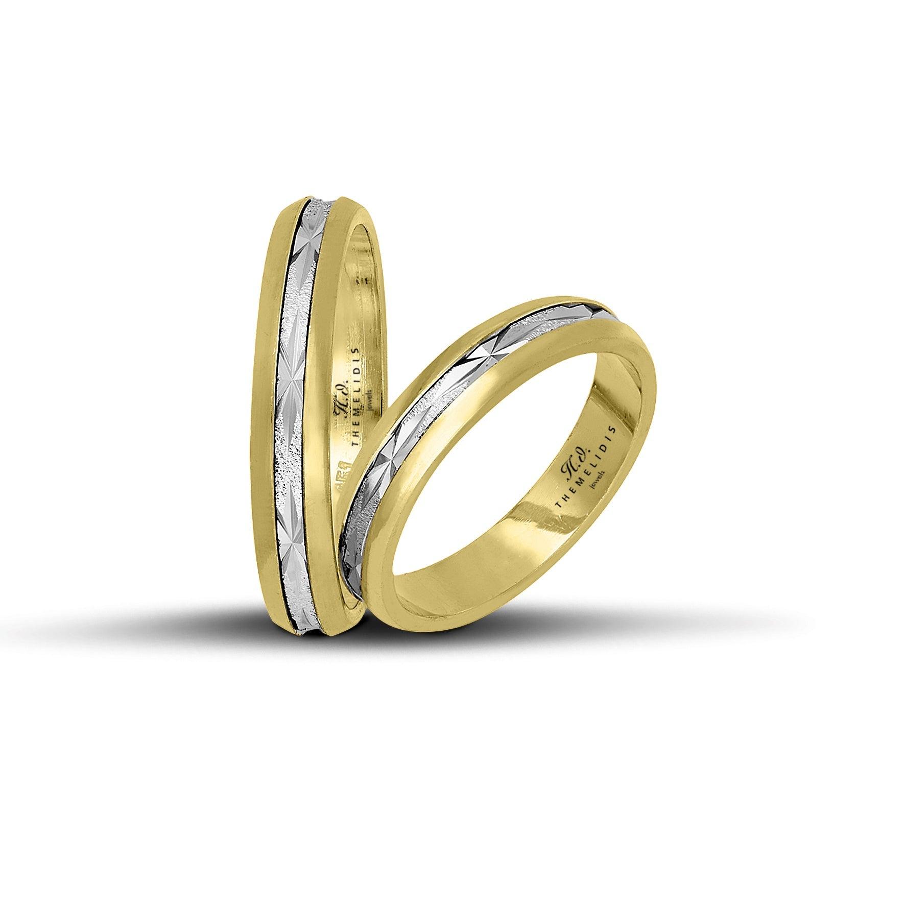 Δίχρωμες βέρες γάμου λευκόχρυσες και χρυσές 4.3 mm, ματ με σχέδια, διαθέσιμες σε 9, 14, 18 ή 22 καράτια, χειροποίητης κατασκευής.