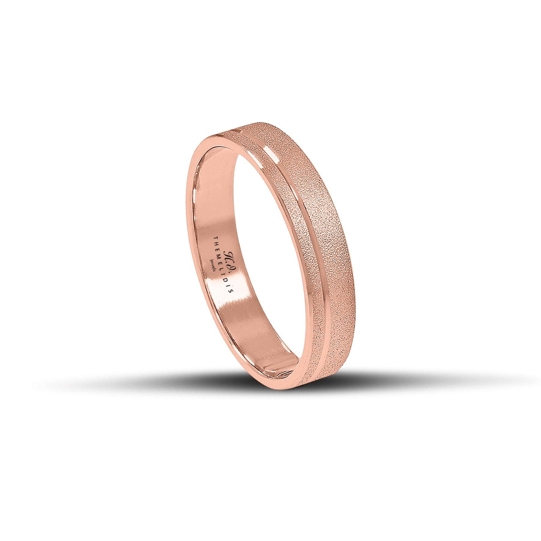 Ροζ χρυσές βέρες γάμου 4.5 mm, ματ με λεπτή λουστρέ γραμμή, με minimal και ρομαντικό σχεδιασμό, διαθέσιμες σε 9, 14, 18 ή 22 καράτια.