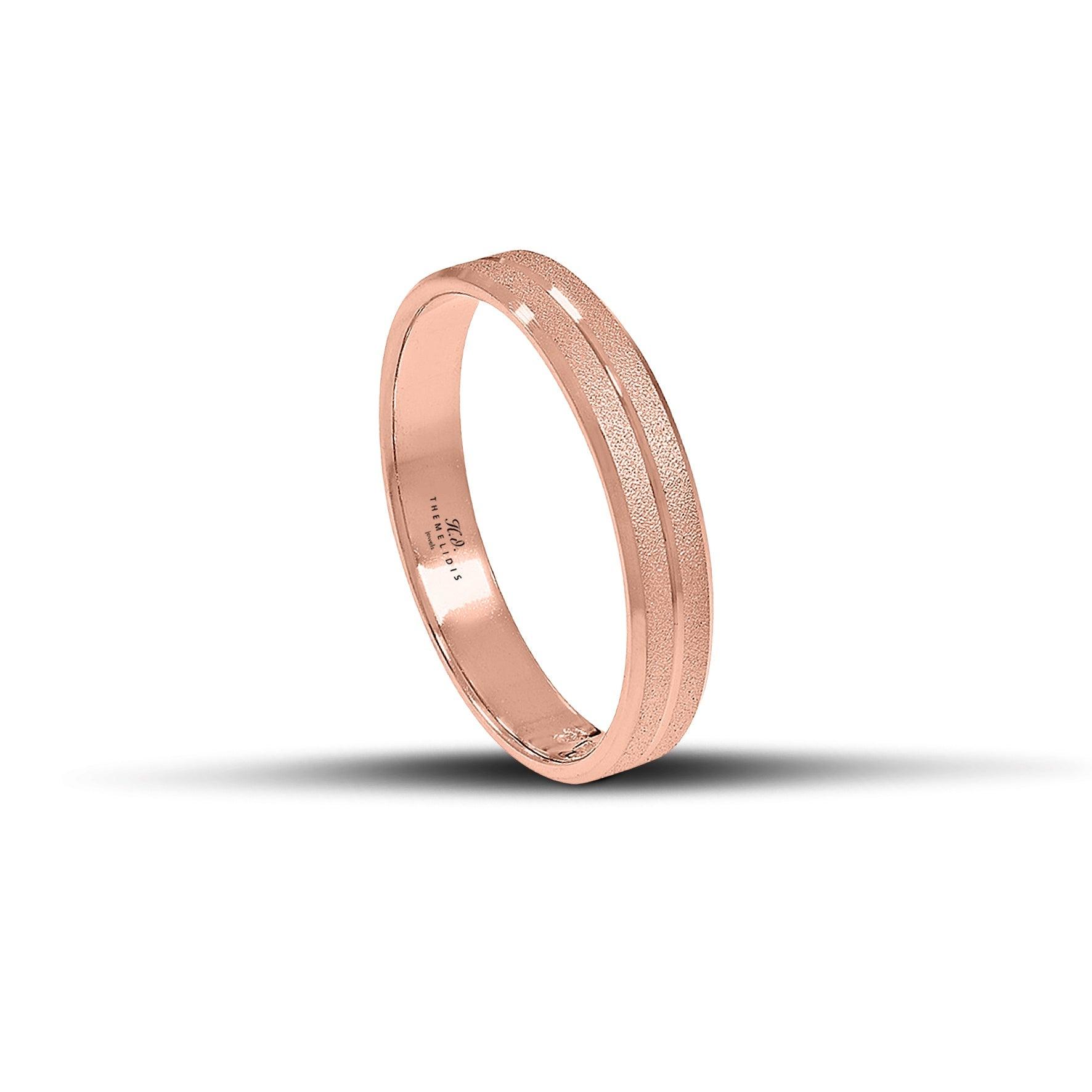 Ροζ χρυσές βέρες γάμου 4 mm, ματ με λεπτή λουστρέ γραμμή στο κέντρο, ρομαντικές και χειροποίητες, διαθέσιμες σε 9, 14, 18 ή 22 καράτια.