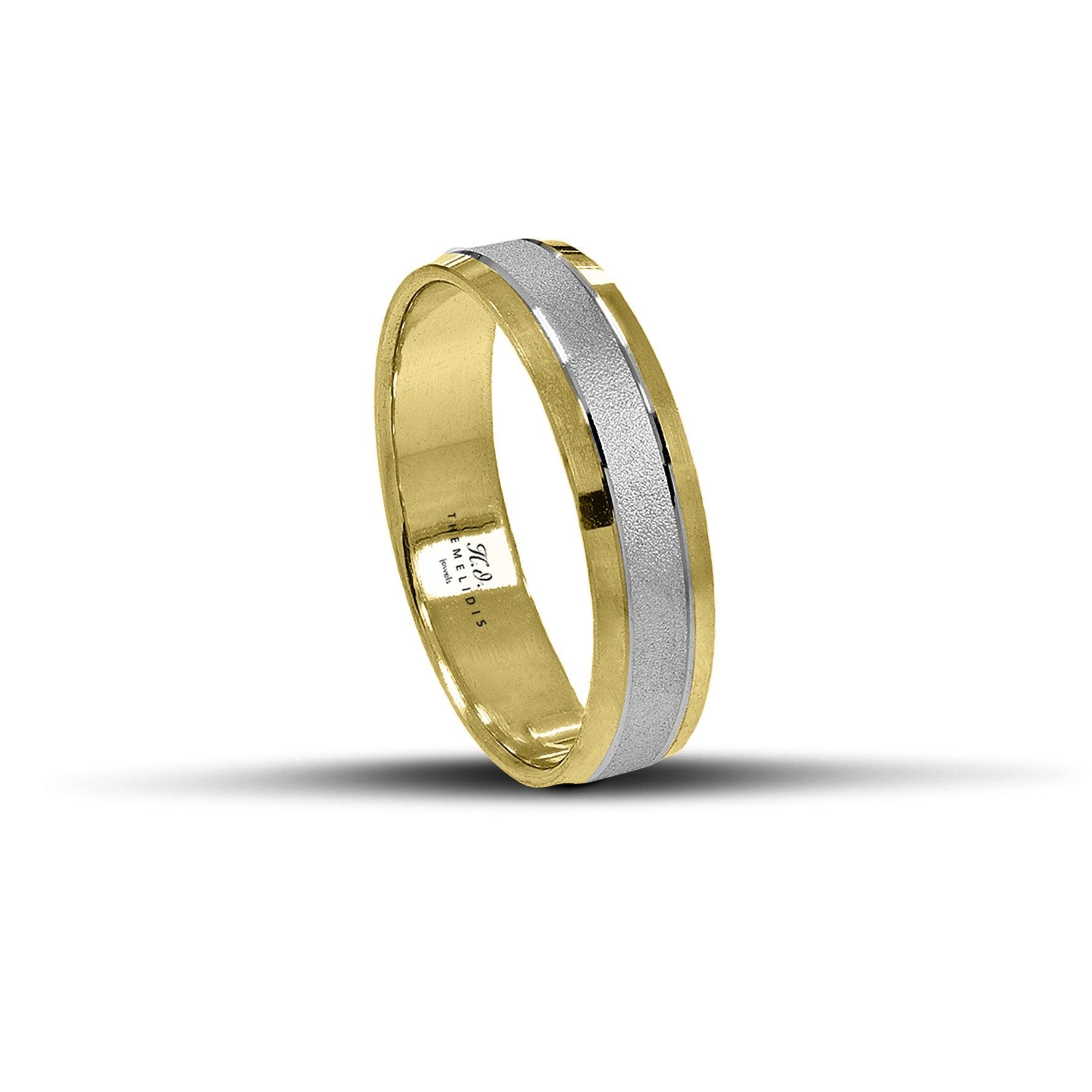 Δίχρωμες βέρες γάμου χρυσές και λευκόχρυσες 5,5 mm, λουστρέ με ματ γραμμή στο κέντρο, που συνδυάζουν αρμονία και φινέτσα, χειροποίητης κατασκευής, διαθέσιμες σε 9, 14, 18 ή 22 καράτια.