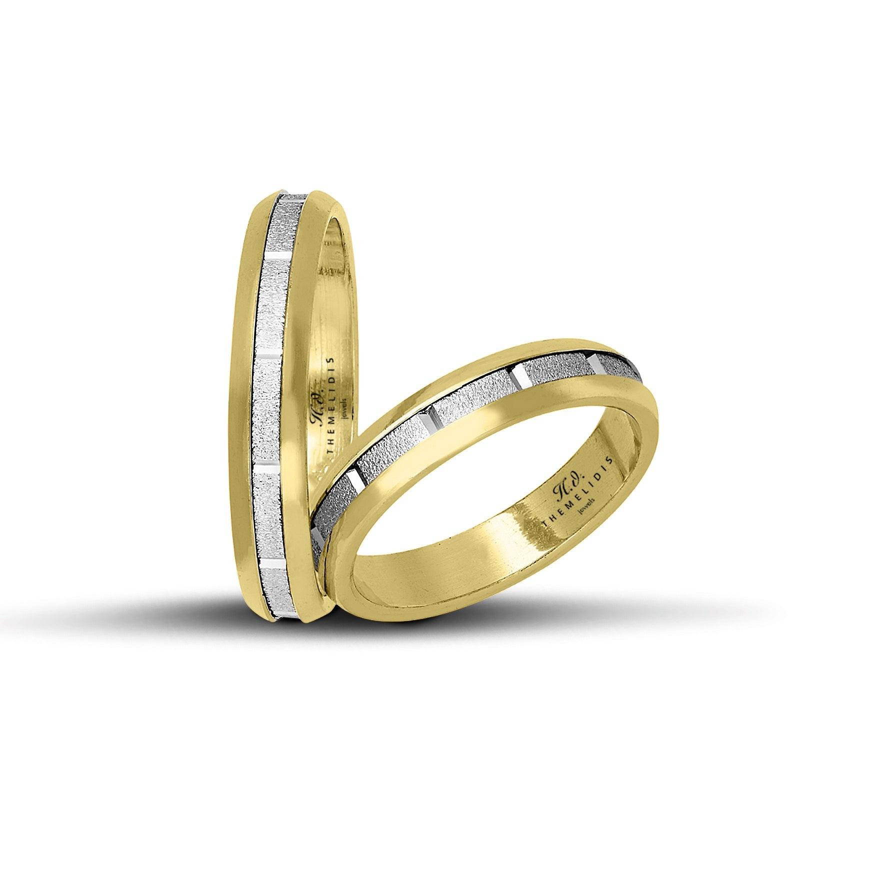 Δίχρωμες βέρες γάμου χρυσές και λευκόχρυσες 4.3 mm, ματ με λουστρέ σχέδια, διαθέσιμες σε 9, 14, 18 ή 22 καράτια, χειροποίητης κατασκευής.