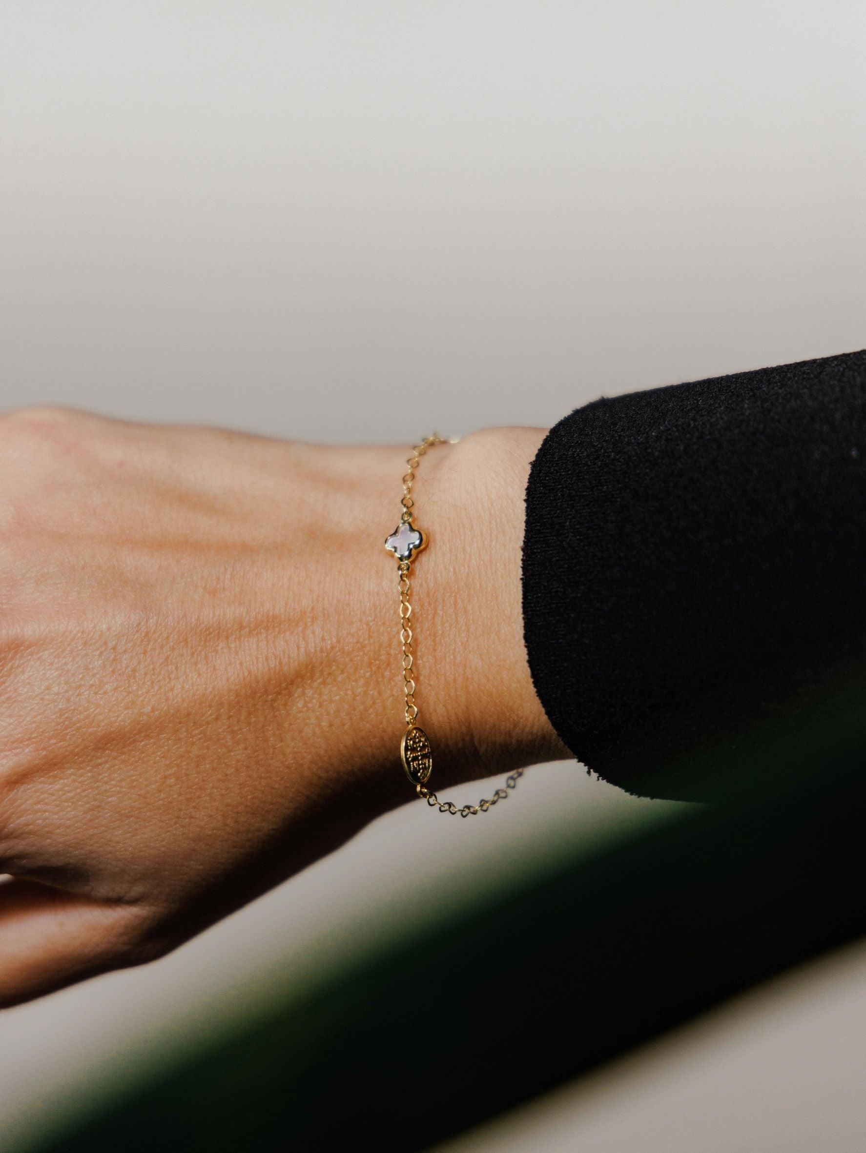 Χρυσό βραχιόλι παιδικό Κ9 με κωνσταντινάτο