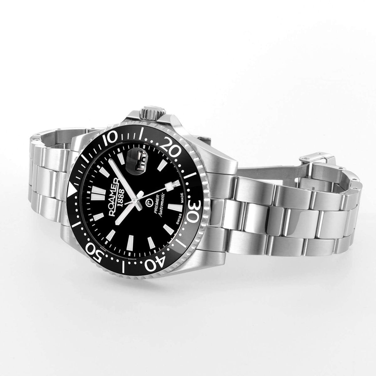 Αυτόματο ρολόι καταδυτικό Roamer Premier 986983-41-85-20 με ασημί μπρασελέ, μαύρο καντράν με ένδειξη ημερομηνίας και κάσα διαμέτρου 42mm.