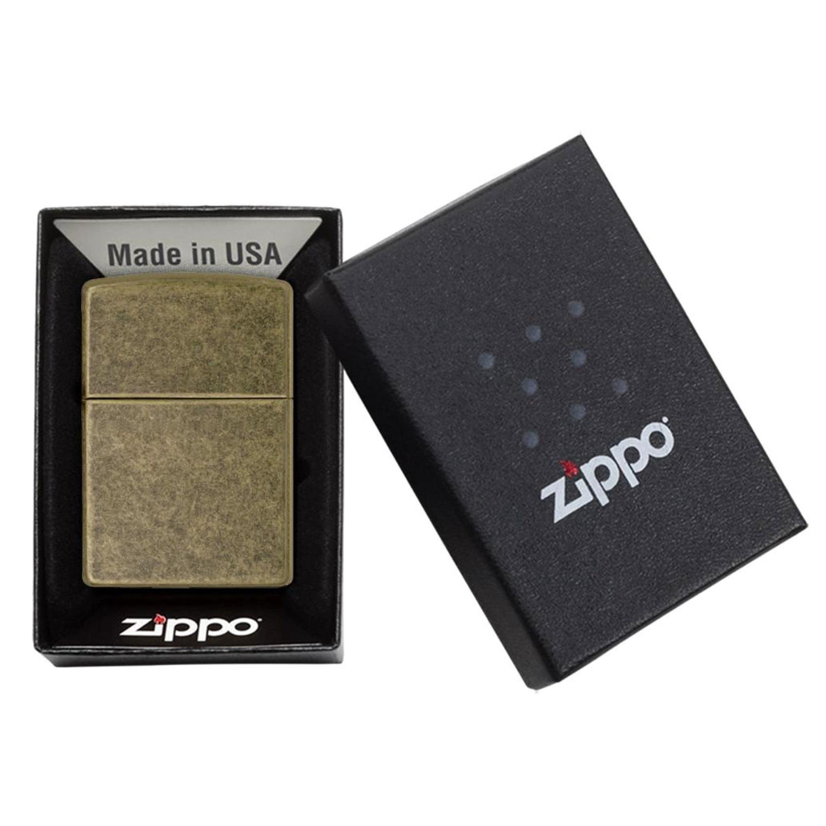 Αντιανεμικός αναπτήρας Zippo Antique Brass 201FB σε σκούρο χρυσό χρώμα.