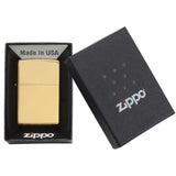 Αντιανεμικός αναπτήρας Zippo Classic Gold 254B σε χρυσό χρώμα και γυαλιστερή υφή με δυνατότητα χαράγματος για ένα προσωποποιημένο δώρο.