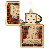 Αναπτήρας Zippo Harley-Davidson 48361 ανοιχτός, σε χρυσό χρώμα με ορατό τον μηχανισμό Zippo, σε λήψη που τονίζει τον αντιανεμικό σχεδιασμό και το χαρακτηριστικό “κλικ”.