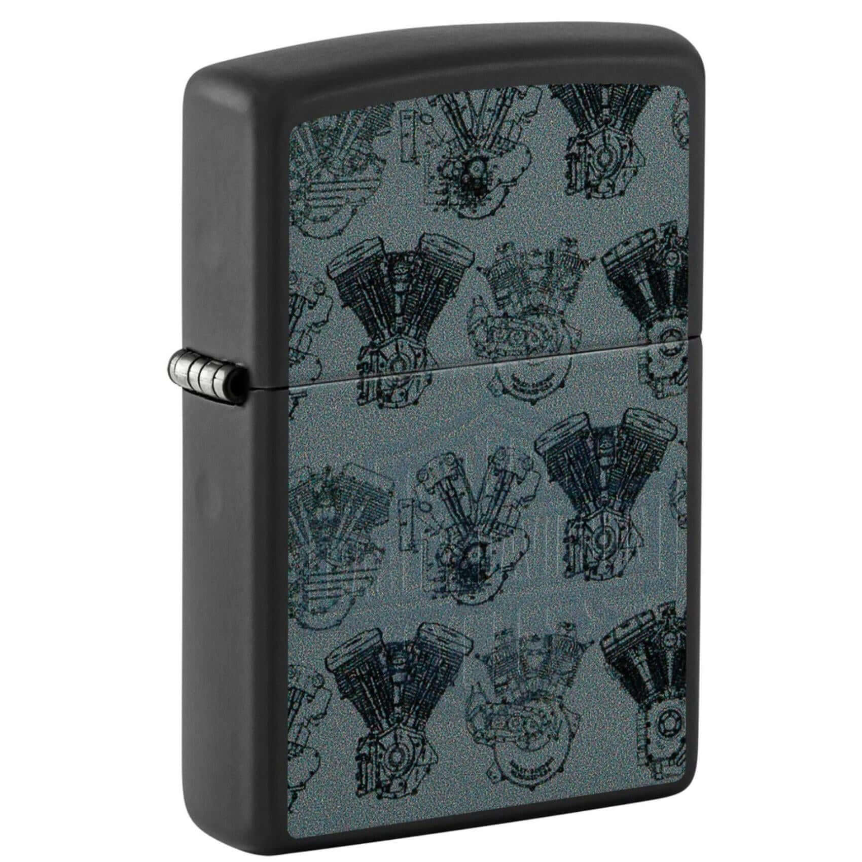 Αναπτήρας Zippo Harley-Davidson 48600 Black Matte με σχέδιο-αφιέρωμα στην εξέλιξη των κινητήρων, σε φωτογραφία που αναδεικνύει τις λεπτομέρειες του γραφικού και το ματ μαύρο φινίρισμα.