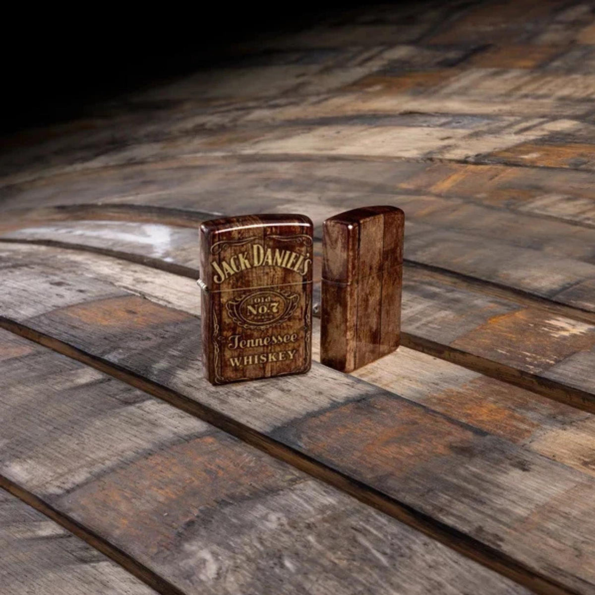 Αναπτήρας Zippo Jack Daniel's Barrel Design 46278 με αποχρώσεις ορείχαλκου και φινίρισμα tumbled