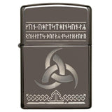 Αναπτήρας Zippo Odin Design 49302 αντιανεμικός με φινίρισμα Black Ice® και σχέδιο εμπνευσμένο από τη σκανδιναβική μυθολογία.