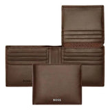Ανδρικό δερμάτινο πορτοφόλι Hugo Boss Classic Smooth HLY403Y ανοιχτό και κλειστό σε καφέ χρώμα.