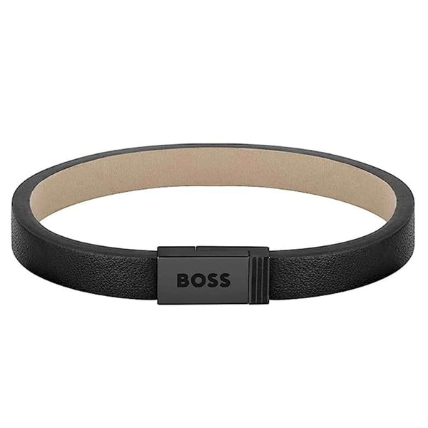 Ανδρικό δερμάτινο βραχιόλι Boss 1580337S σε μαύρο χρώμα με κούμπωμα από ανοξείδωτο ατσάλι.