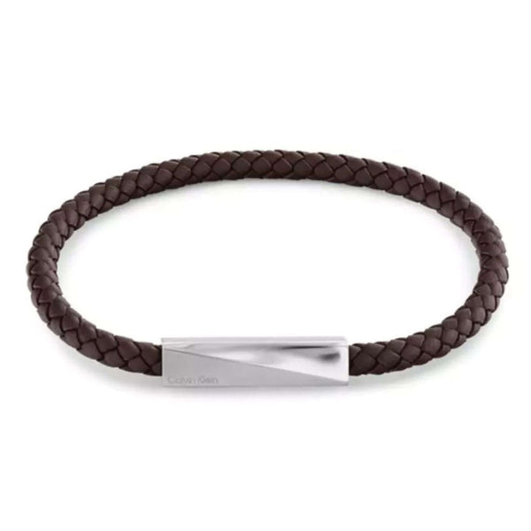 Ανδρικό δερμάτινο βραχιόλι Calvin Klein 35100064 σε καφέ χρώμα με πλεκτό σχέδιο και ασημί κούμπωμα από ανοξείδωτο ατσάλι.