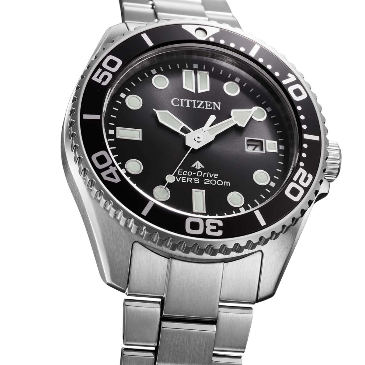 Μαύρο καντράν 41mm του καταδυτικού ρολογιού Citizen Promaster Eco-Drive Divers BN0261-51E με ένδειξη ημερομηνίας και περιστρεφόμενη στεφάνη.