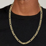 Ανδρικό κολιέ-αλυσίδα Boss 1580587 κατασκευασμένο από ανοξείδωτο ατσάλι σε χρυσό χρώμα στο λαιμό.