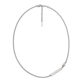 Ανδρικό κολιέ Emporio Armani EGS3309040 φορεμένο από ανοξείδωτο ατσάλι σε ασημί χρώμα.