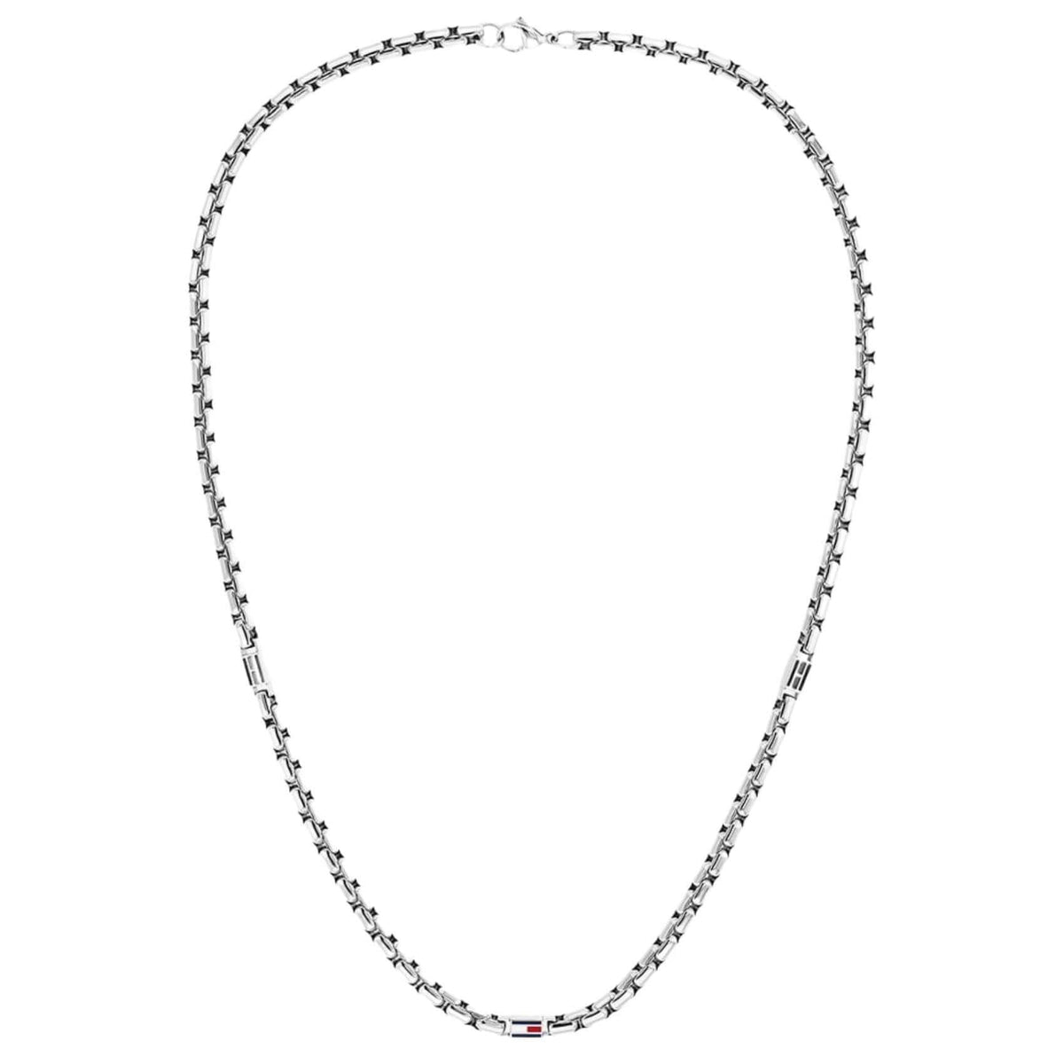 Ανδρικό κολιέ Tommy Hilfiger 2790672 από ανοξείδωτο ατσάλι σε ασημί χρώμα με πλεχτή αλυσίδα και λογότυπο.