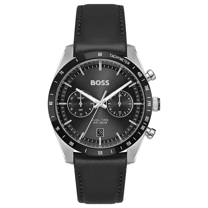 Ανδρικό ρολόι Boss Tourmaster 1514284 με μαύρο δερμάτινο λουράκι, μαύρο καντράν 41mm, ένδειξη ημερομηνίας, διπλή ώρα και ταχύμετρο.