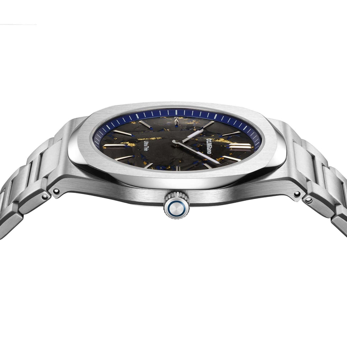 Πλάγια όψη του ανδρικού ρολογιού D1 Milano Carbon Reef D1-UHBJ04 με ασημί ατσάλινη κάσα και μπρασελέ.