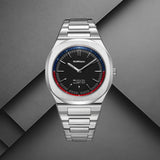 Ανδρικό ρολόι D1 Milano Classic Oxymor D1-UHBJ06 σε studio background με ασημί ατσάλινο μπρασελέ και μαύρο καντράν.