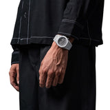 Ρολόι D1 Milano D1-PHBJ13 φορεμένο σε καρπό με λευκό πολυκαρμπονικό μπρασελέ και διάφανο sketch καντράν.