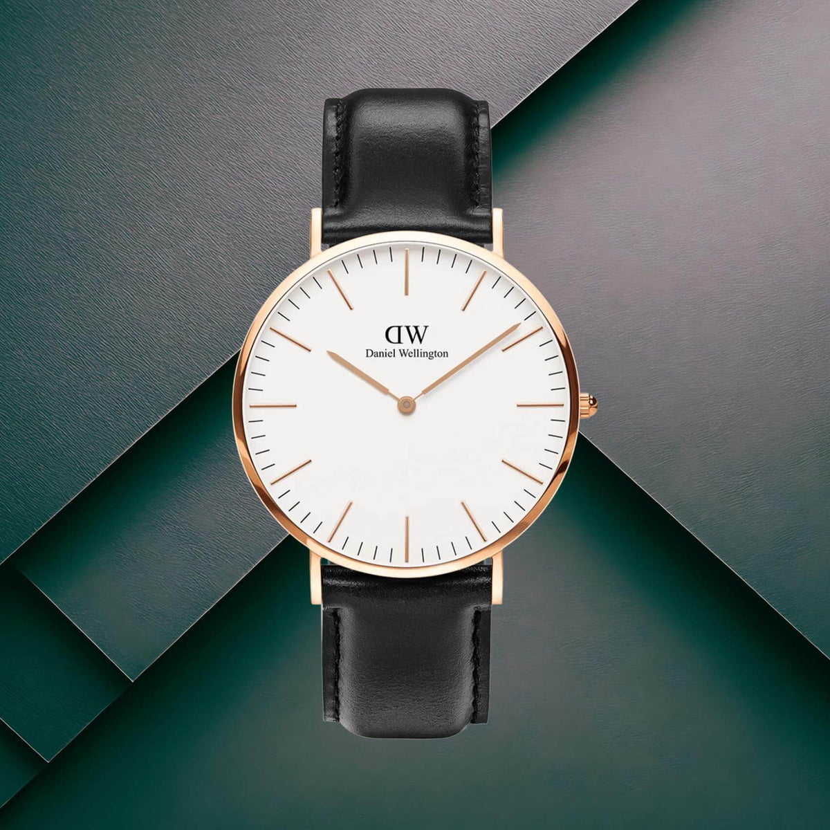 Ανδρικό ρολόι Daniel Wellington Classic Sheffield DW00100007 με μαύρο δερμάτινο λουράκι, λευκό στρογγυλό καντράν διαμέτρου 40mm και λεπτομέρειες σε ροζ χρυσό χρώμα.